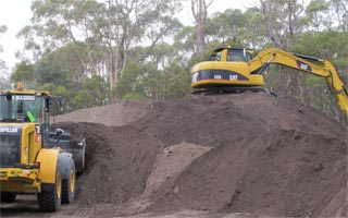 Train in Earthmoving with Accredited Earthmoving Training (AET)